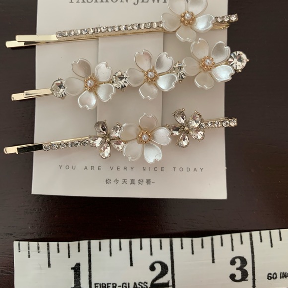 Three Flowers and Rhinestones Hairpins - Picture 2 of 2